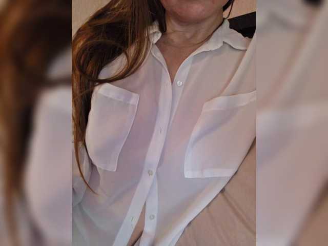 Fox-SEXI's BongaCams show and profile