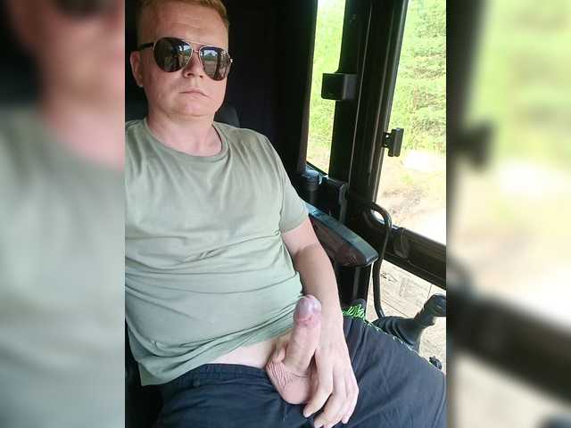 Bigdickk52 live cam