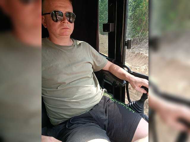 Bigdickk52 live cam