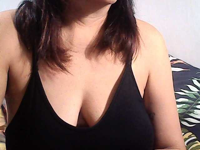 holygurly69 live cam on BongaCams