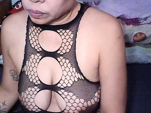 holygurly69 live cam on BongaCams