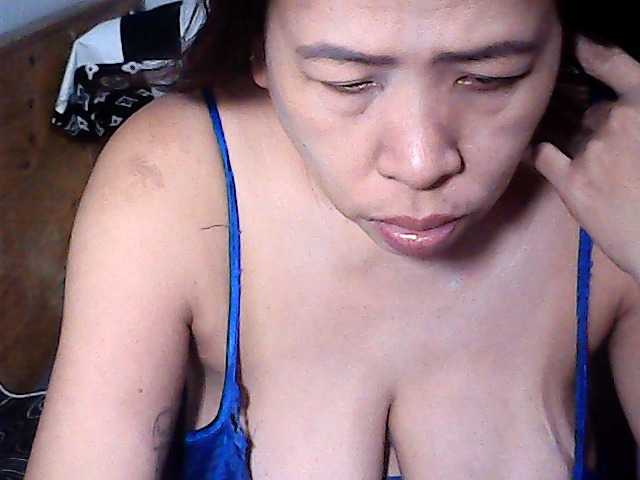 holygurly69 live cam on BongaCams