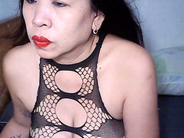 holygurly69 live cam on BongaCams