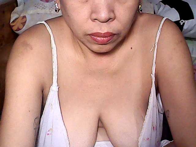 holygurly69 live cam on BongaCams