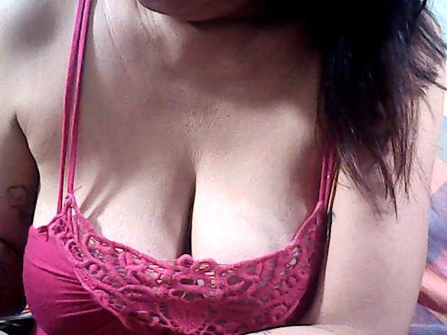 holygurly69 live cam on BongaCams