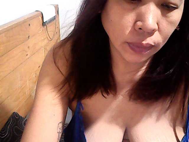 Holygurly — live female cam
