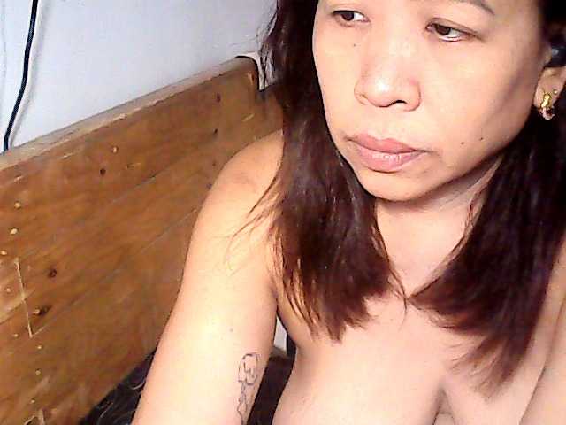 holygurly69 live cam on BongaCams