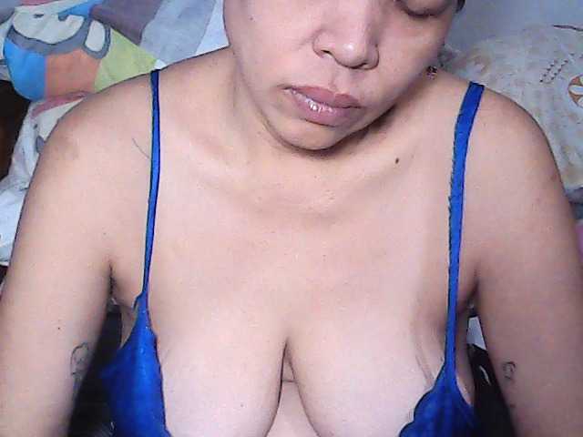 Holygurly live cam preview