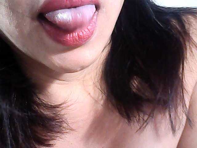 holygurly69 live cam on BongaCams