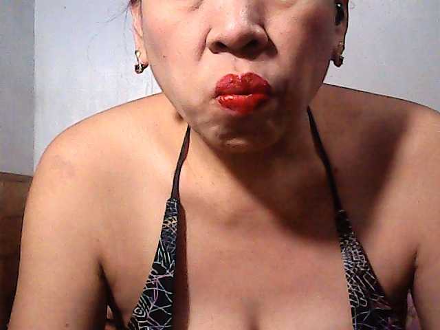 holygurly69 live cam on BongaCams
