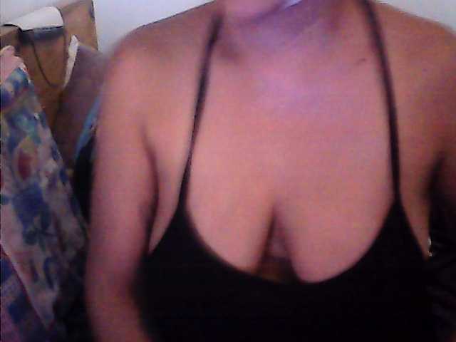 holygurly69 live cam on BongaCams
