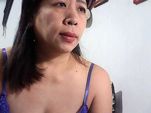 holygurly69 live cam on BongaCams