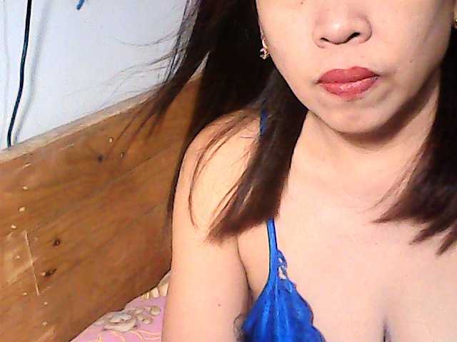 holygurly69 live cam on BongaCams