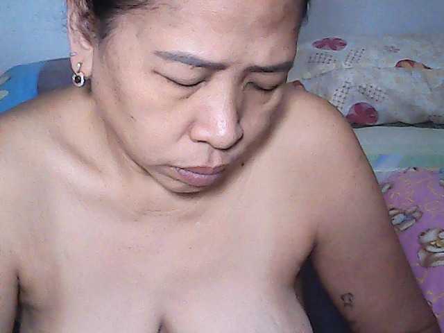 holygurly69 live cam on BongaCams