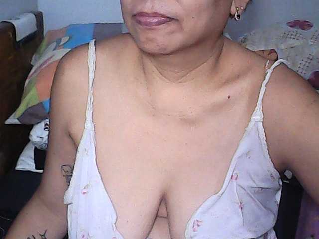 Holygurly — live female cam