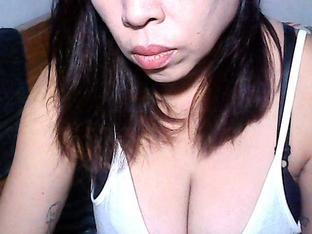 holygurly69 live cam on BongaCams