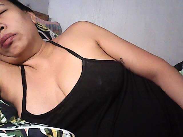 holygurly69 live cam on BongaCams