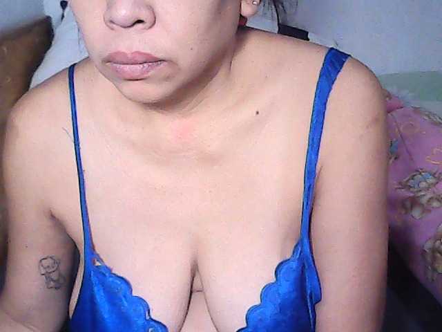 holygurly69 live cam on BongaCams