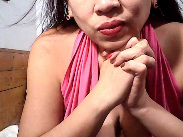 holygurly69 live cam on BongaCams