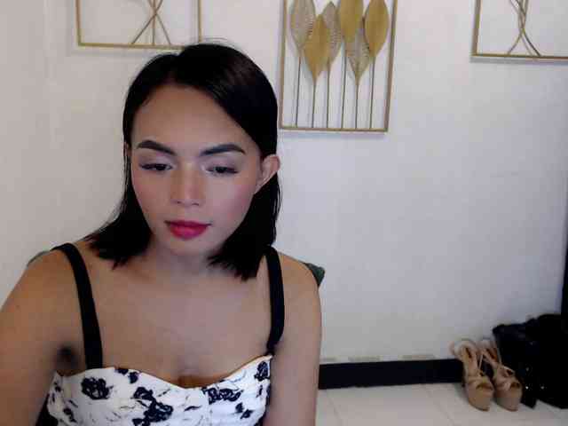 chriaxx Live Webcam on BongaCams