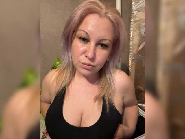 Ipina13 live cam on BongaCams