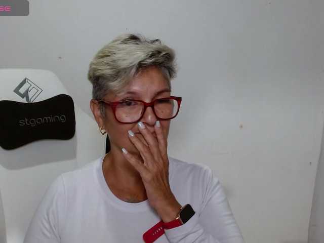 bety-cum3 live cam on BongaCams