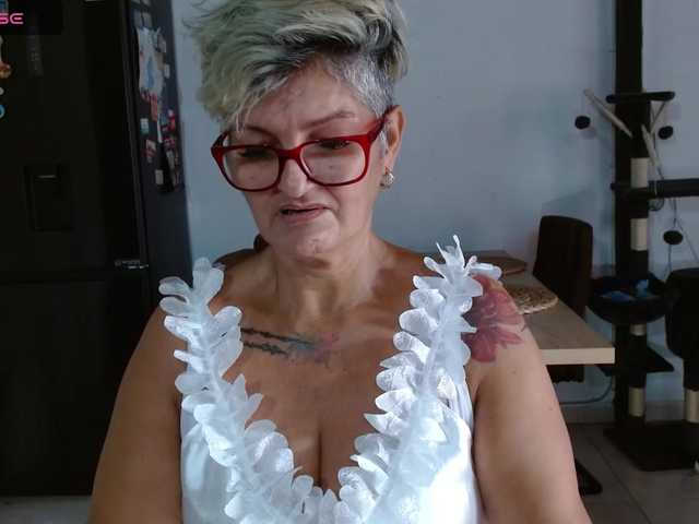 bety-cum3