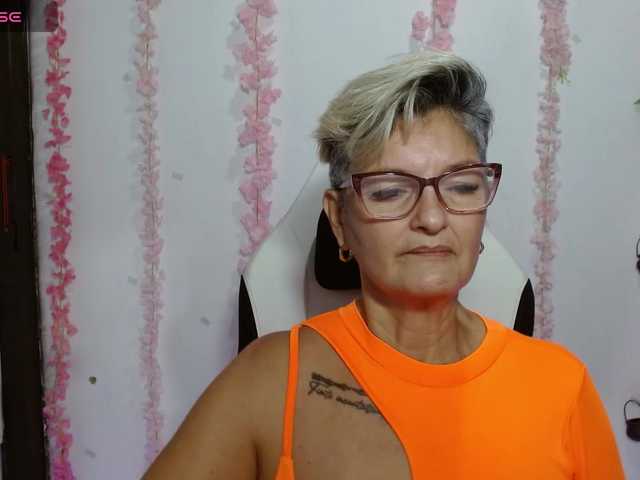 bety-cum3 live cam on BongaCams