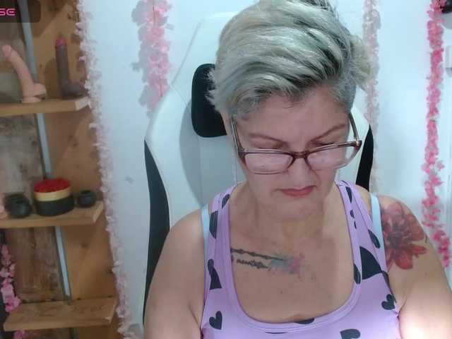 bety-cum3 live cam preview