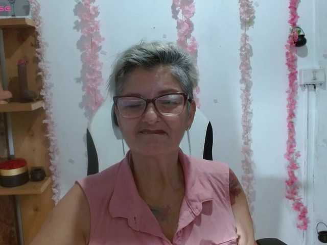 bety-cum3 live cam preview