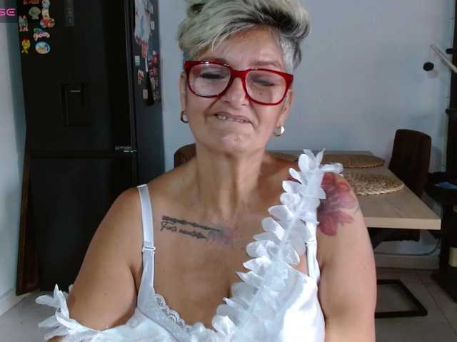 bety-cum3