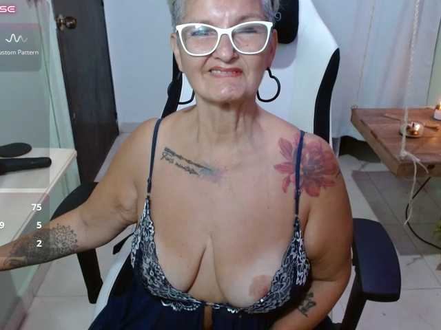 bety-cum3 live cam on BongaCams