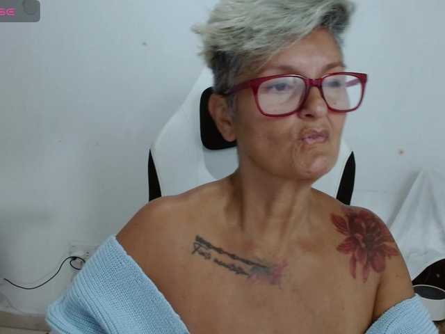 bety-cum3 live cam on BongaCams