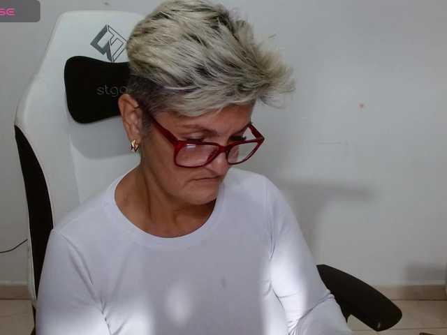 bety-cum3 live cam on BongaCams