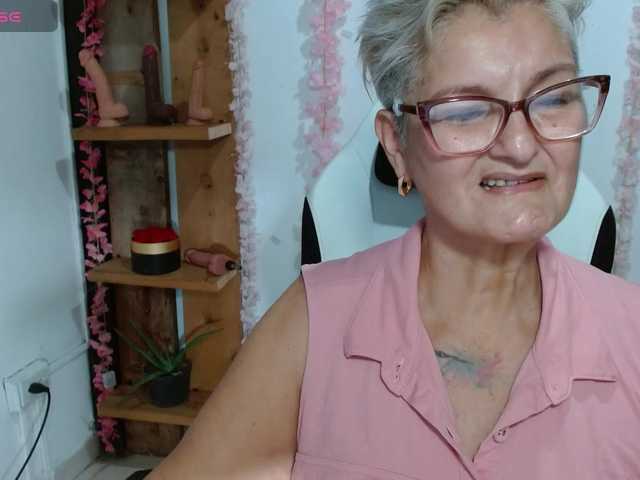 bety-cum3 live cam on BongaCams