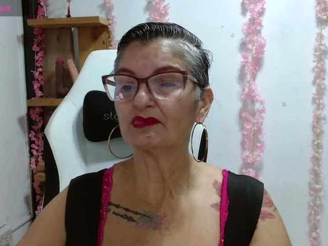 bety-cum3 live cam preview