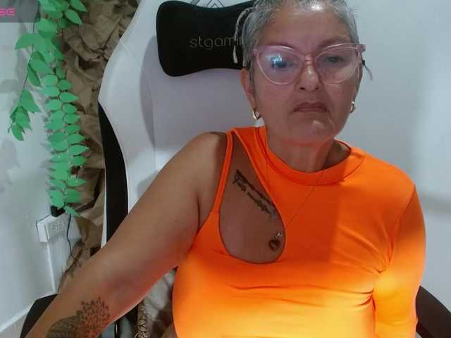 bety-cum3's BongaCams show and profile