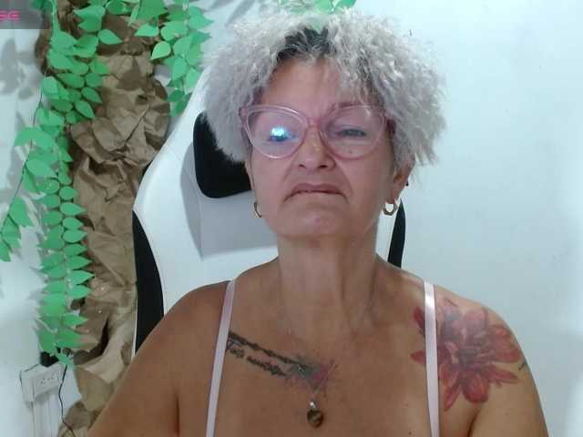 bety-cum3's BongaCams show and profile