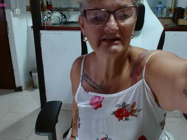 bety-cum3 live cam on BongaCams