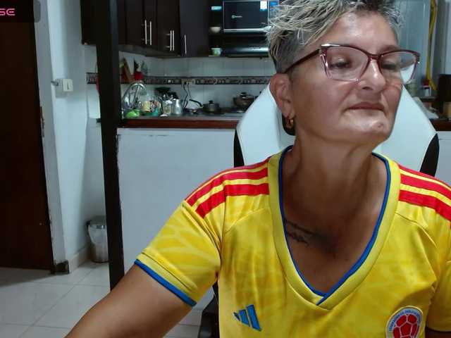 bety-cum3 live cam on BongaCams