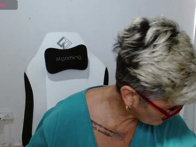 bety-cum3 live cam on BongaCams