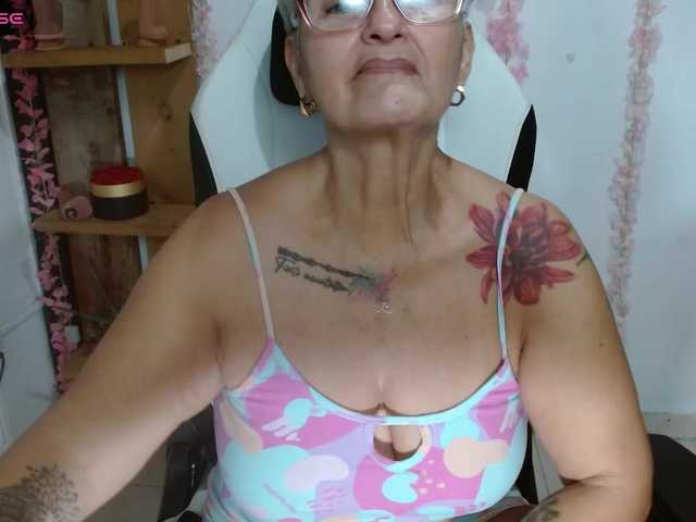 bety-cum3 live cam on BongaCams