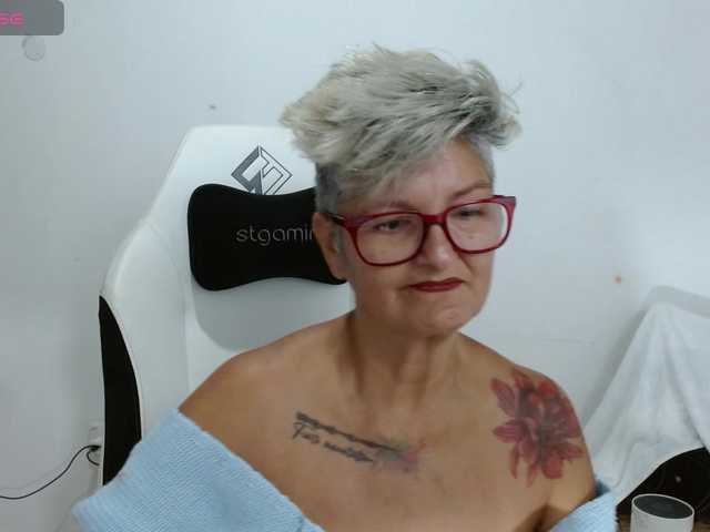 bety-cum3 live cam on BongaCams