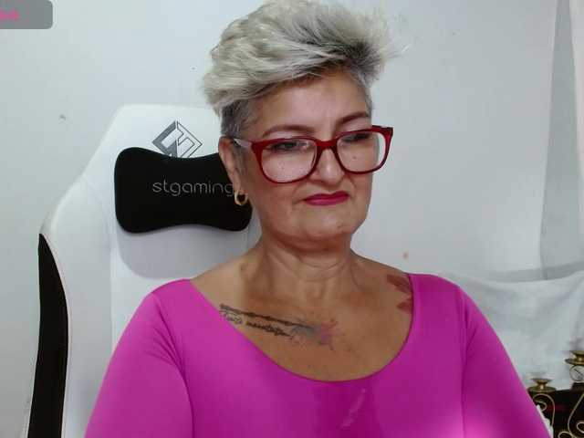 bety-cum3 live cam on BongaCams