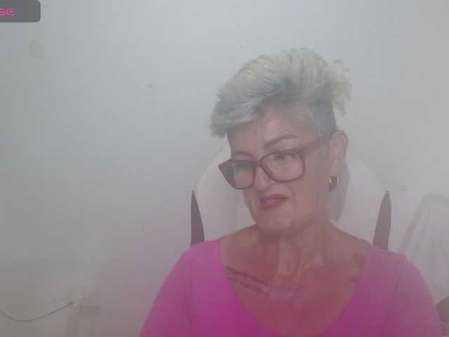 bety-cum3 live cam on BongaCams