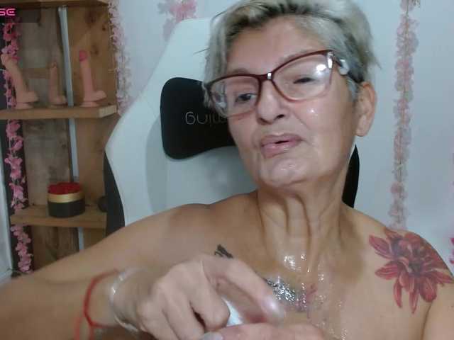 bety-cum3 live cam on BongaCams