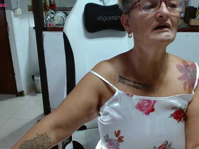 bety-cum3 live cam on BongaCams