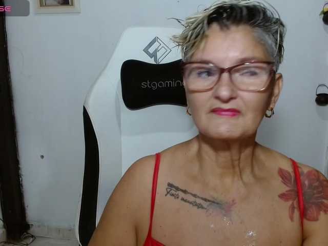 bety-cum3 live cam on BongaCams