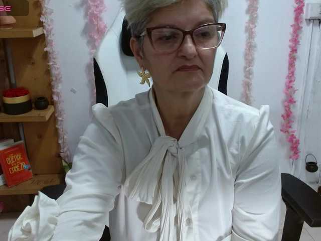 bety-cum3 live cam on BongaCams