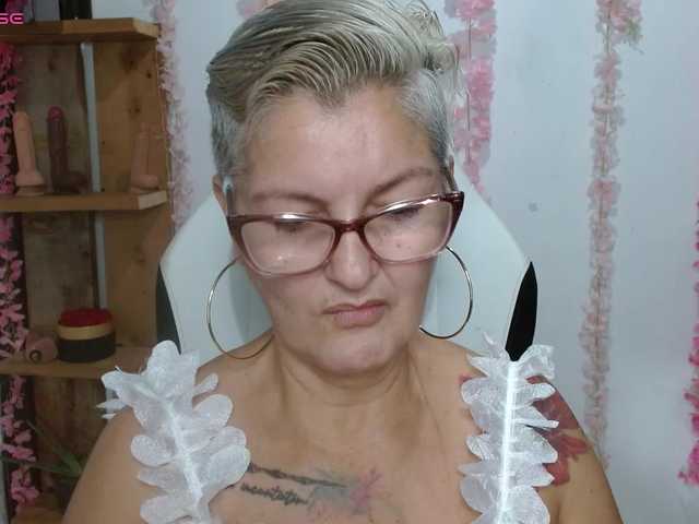 bety-cum3 live webcam show